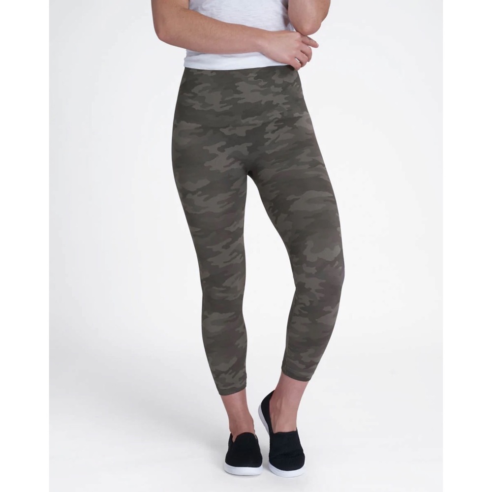 SPANX Look at‎ Me Now Seamless Cropped Leggings - Picture 3 of 10